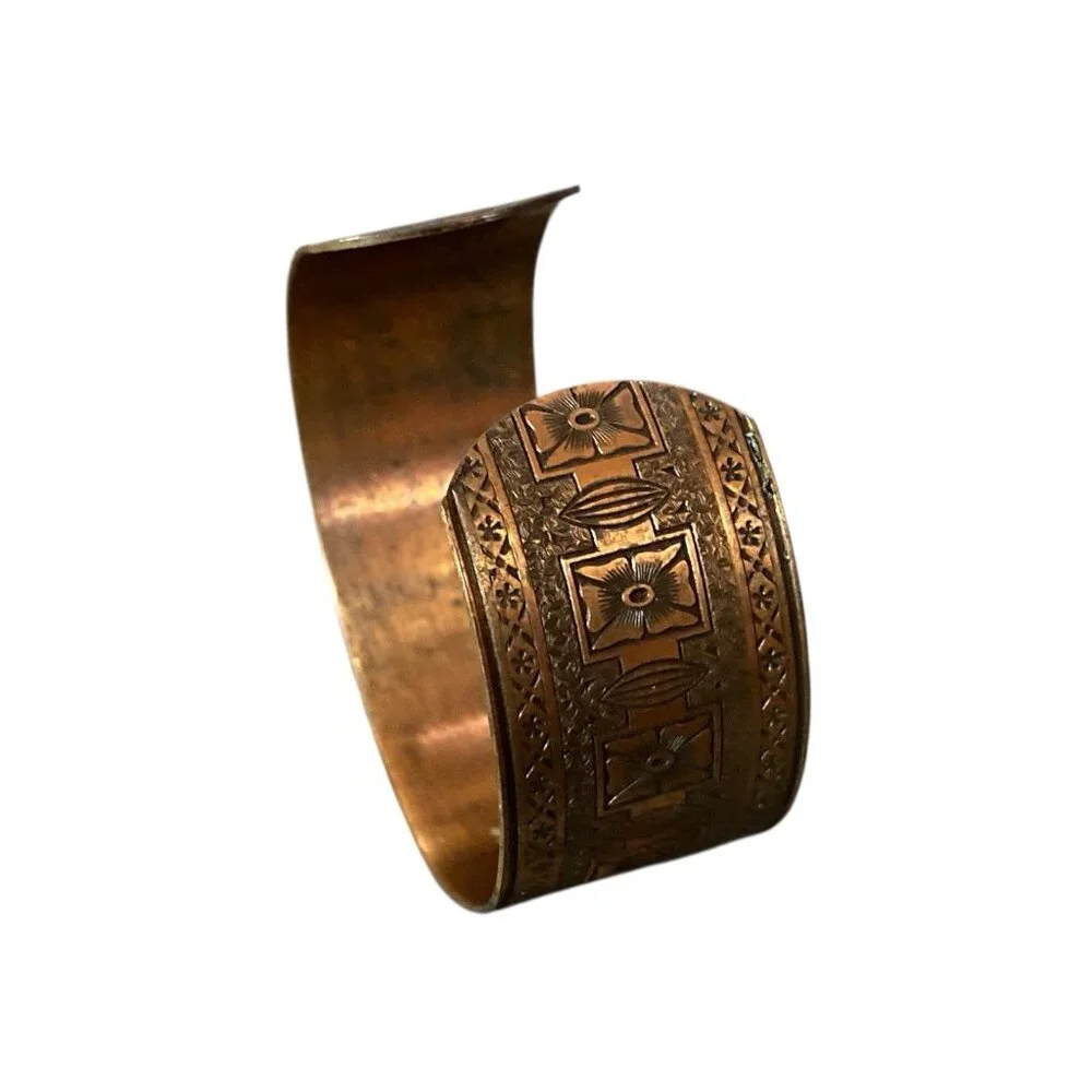 Vintage Pressed Embossed Solid Copper Southwestern Flower Design Cuff Bracelet - Picture 4 of 7